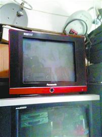 废旧电脑显示器改成彩电一小时就完工还是