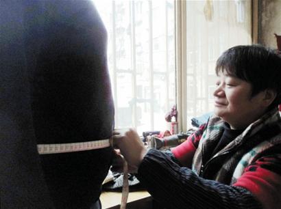 开家小裁缝店专给胖人做衣服