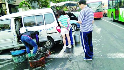 婚纱街停车_禁止停车标志