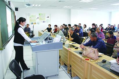 智能手机课程走红老年大学