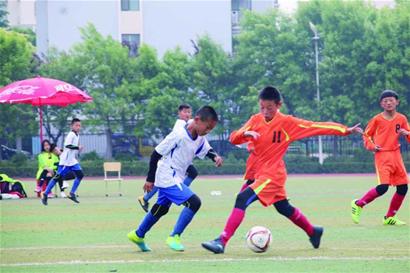 绿茵学生军 向着奖杯冲锋