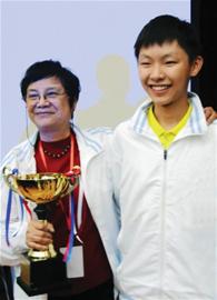 我校两位学生获得雅思8分王点点斩获世界脑力