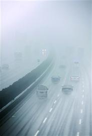 全国33个城市遭遇雾霾严重污染 北京PM2.5爆