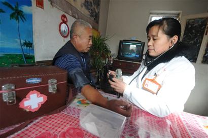 19年女乡医义诊万余人次