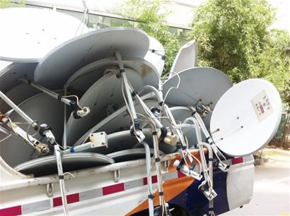 悬空50米"蜘蛛人"高楼摘"锅盖"