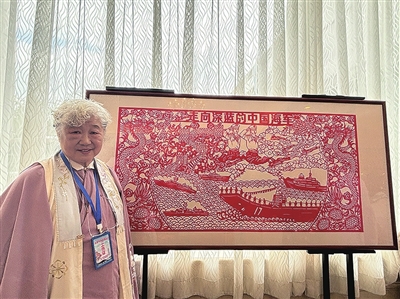 巧手剪纸为人民海军庆生