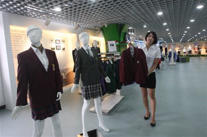 不同国家的校服小学生 m_511527.jpg